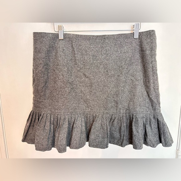 GAP Grey Wool Pleated Button Drop Waist Detail Side Zip Skirt size 10 #1566 - Picture 2 of 5